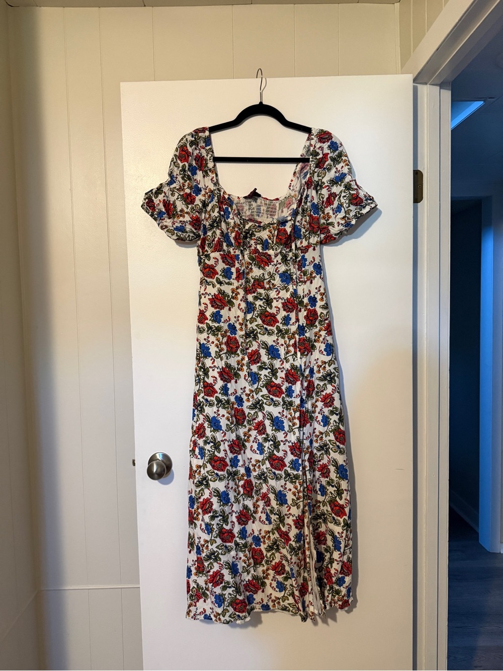 Puff-Sleeve Midi Dress in White with Red & Blue Roses - Rock and Roll Denim